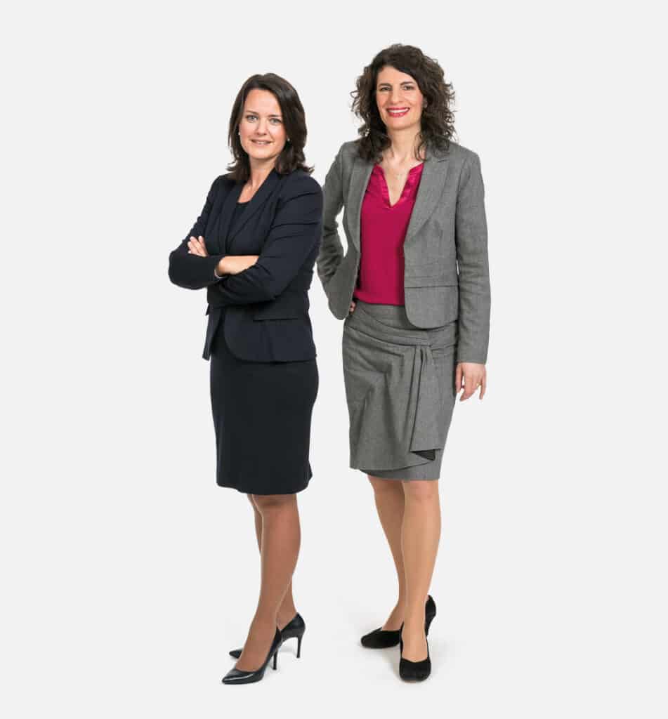 Ansprechpartnerinnen für den Sektor Healthcare, Dr. Maritheres Palichleb und Dr. Jenny Mehlitz